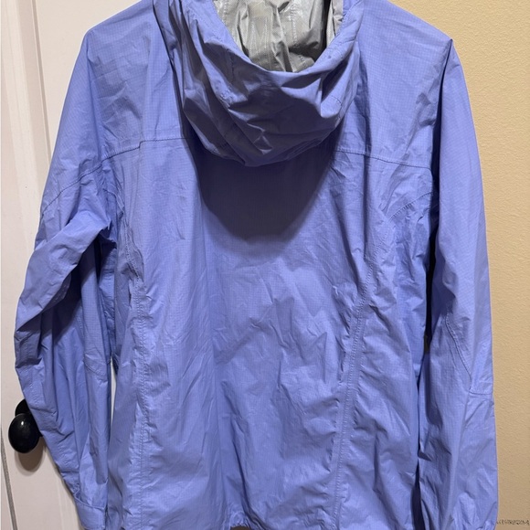 L.L. Bean Purple Hooded Rain Jacket Pockets Zipper Snap Velcro Closure Sz M - Picture 8 of 11